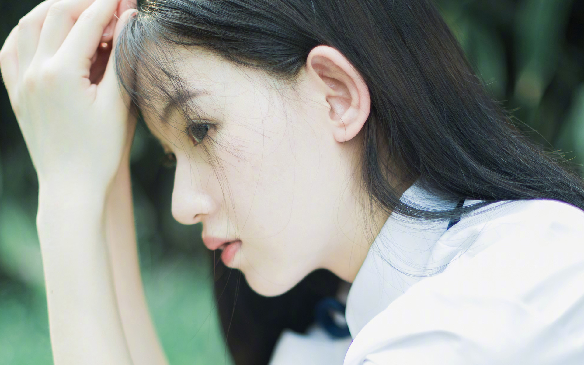 世界青少年水上冲浪比赛在青岛激烈开赛，水上冲浪项目