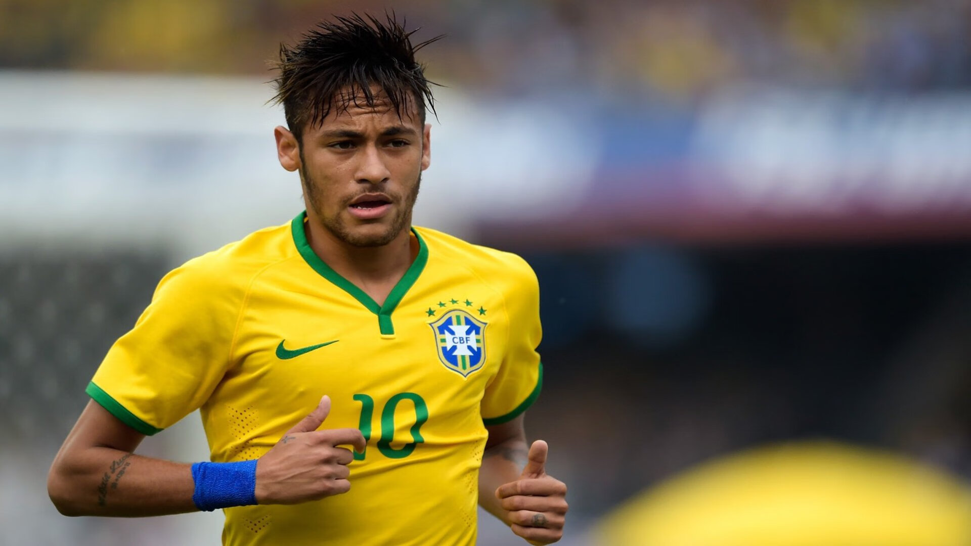 克罗地亚骑手奥利维亚·马尔顿·米哈尔迪内茨在2024年国际马术联合会世界障碍赛中以“Golden Loui H”马匹获得第六名，展现出色表现。